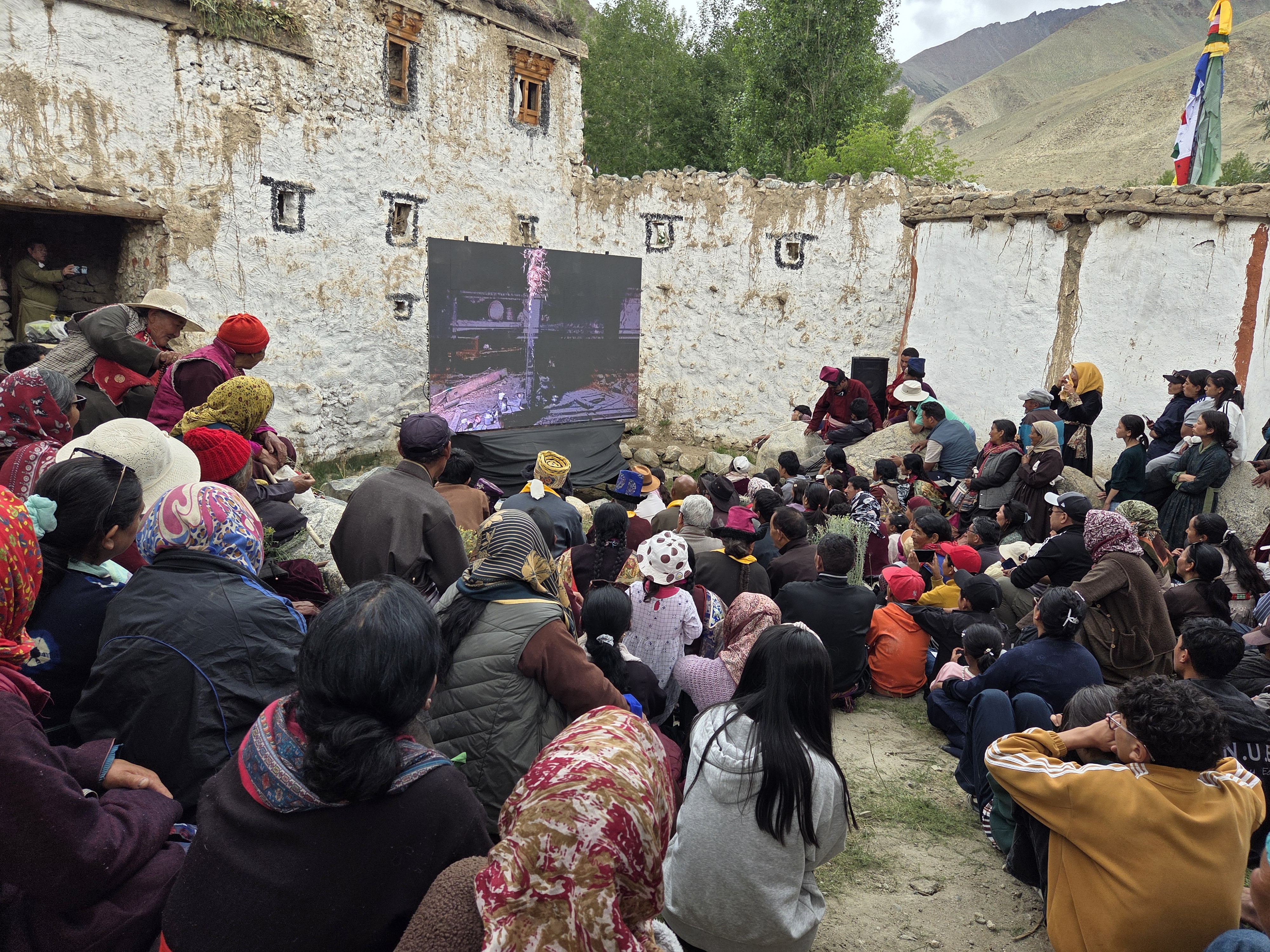 Restauration de vieux village de Phuktsey, Ladakh, Inde